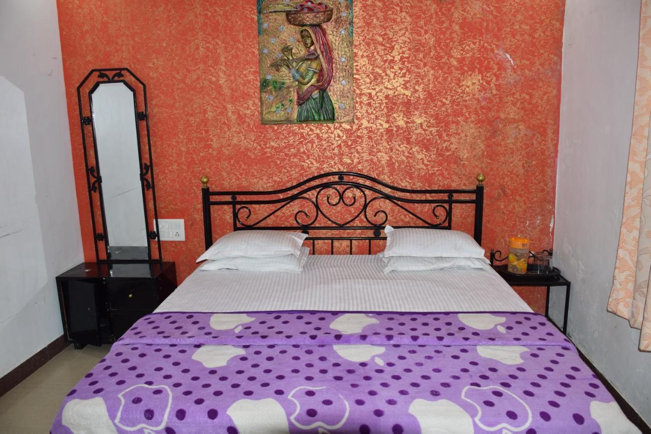 Hotel Deep Valley Mount Abu Esterno foto
