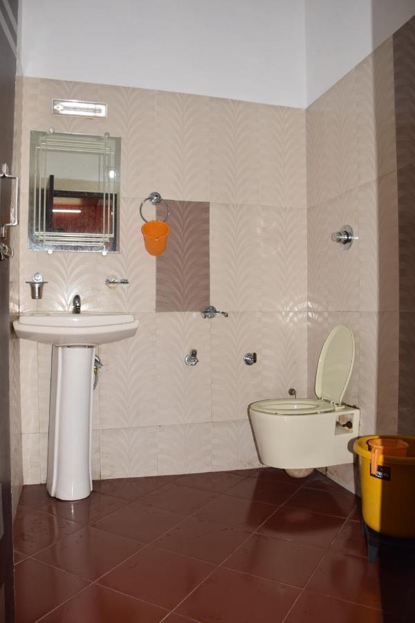 Hotel Deep Valley Mount Abu Esterno foto