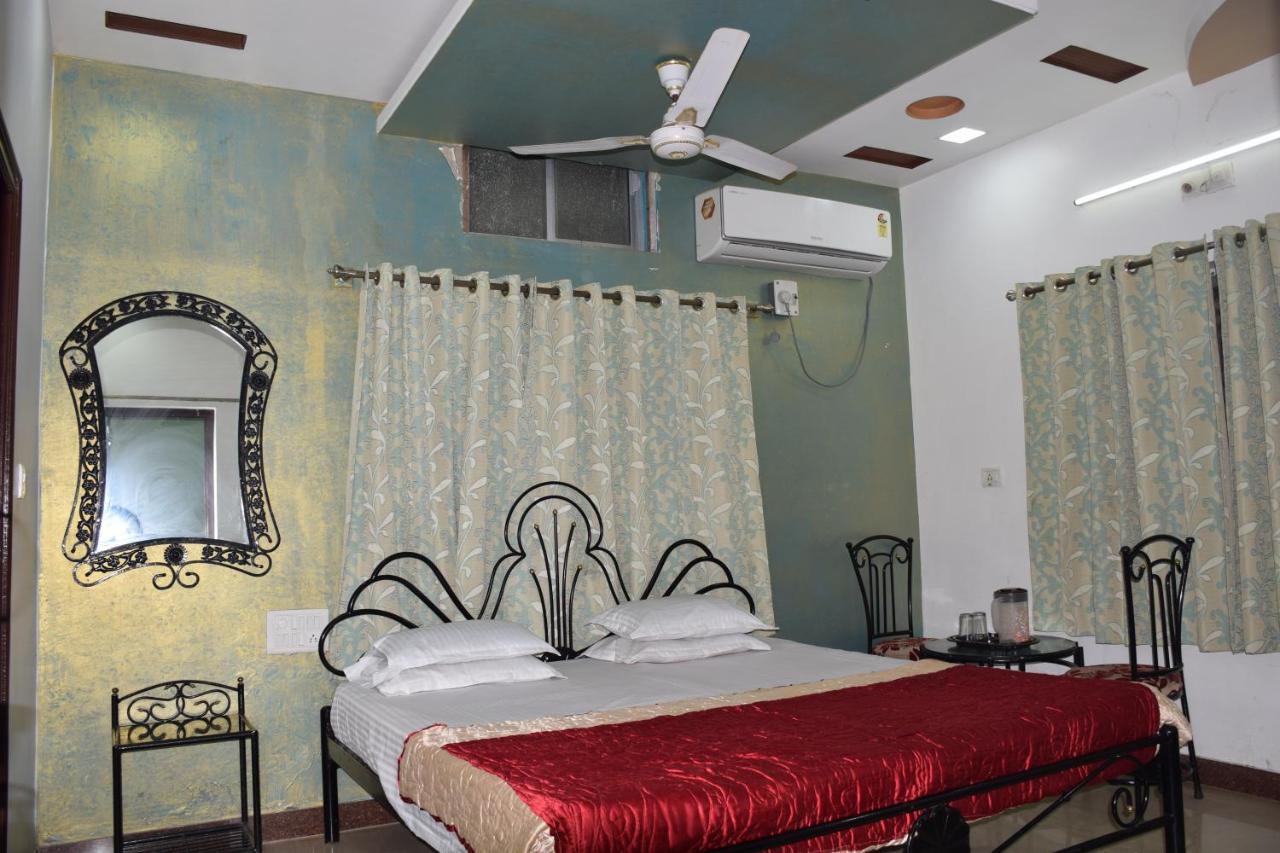 Hotel Deep Valley Mount Abu Esterno foto