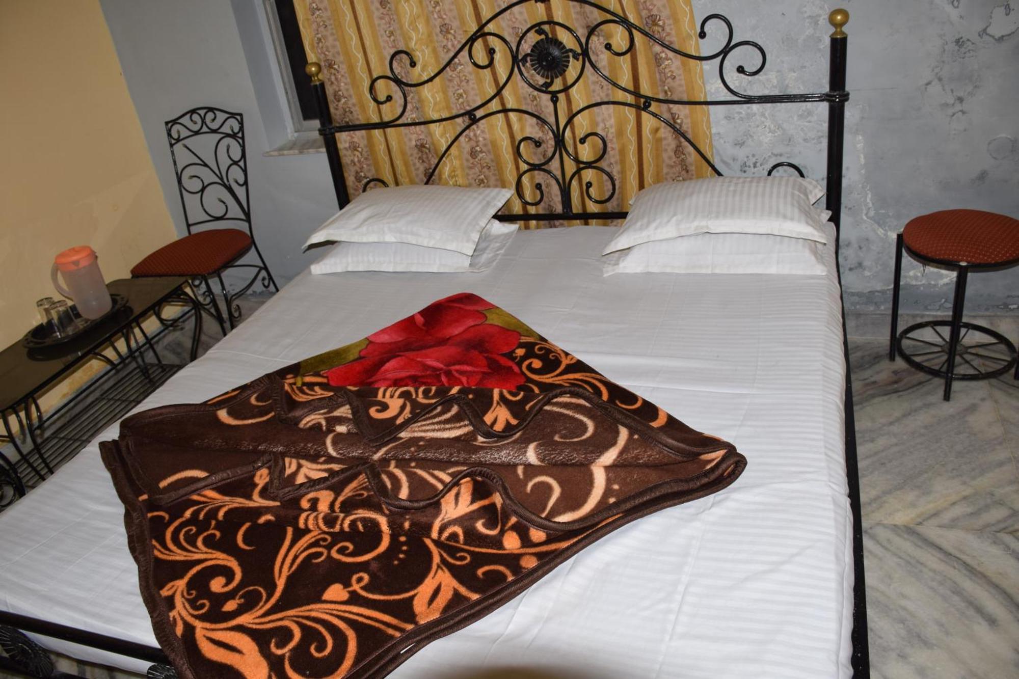 Hotel Deep Valley Mount Abu Esterno foto