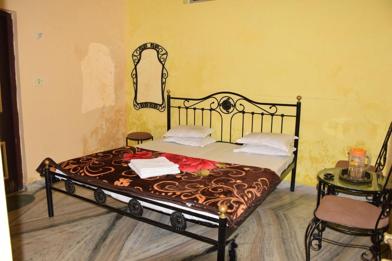 Hotel Deep Valley Mount Abu Esterno foto