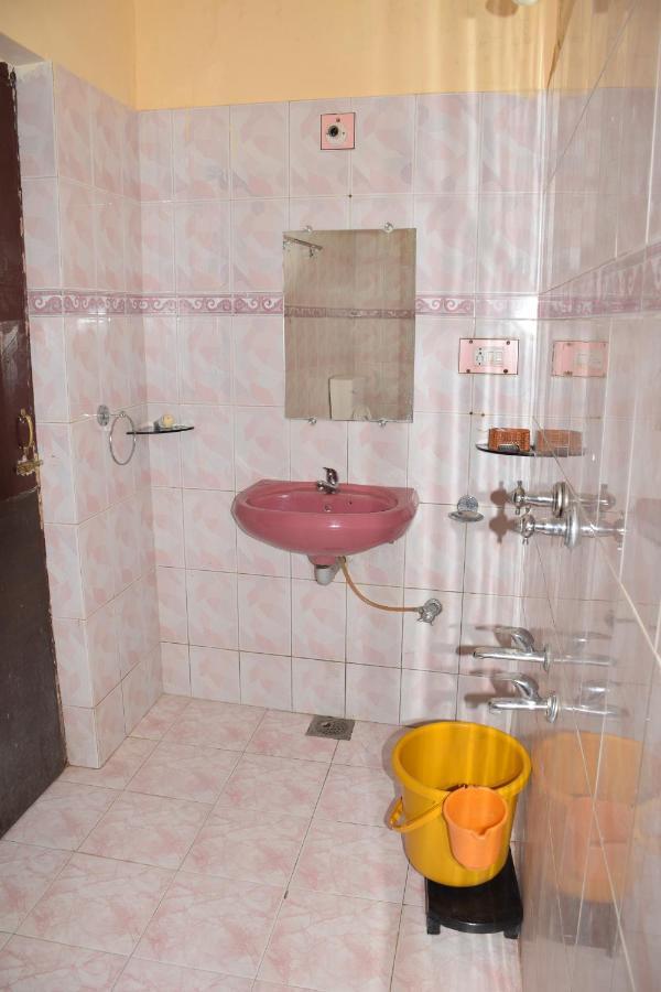 Hotel Deep Valley Mount Abu Esterno foto
