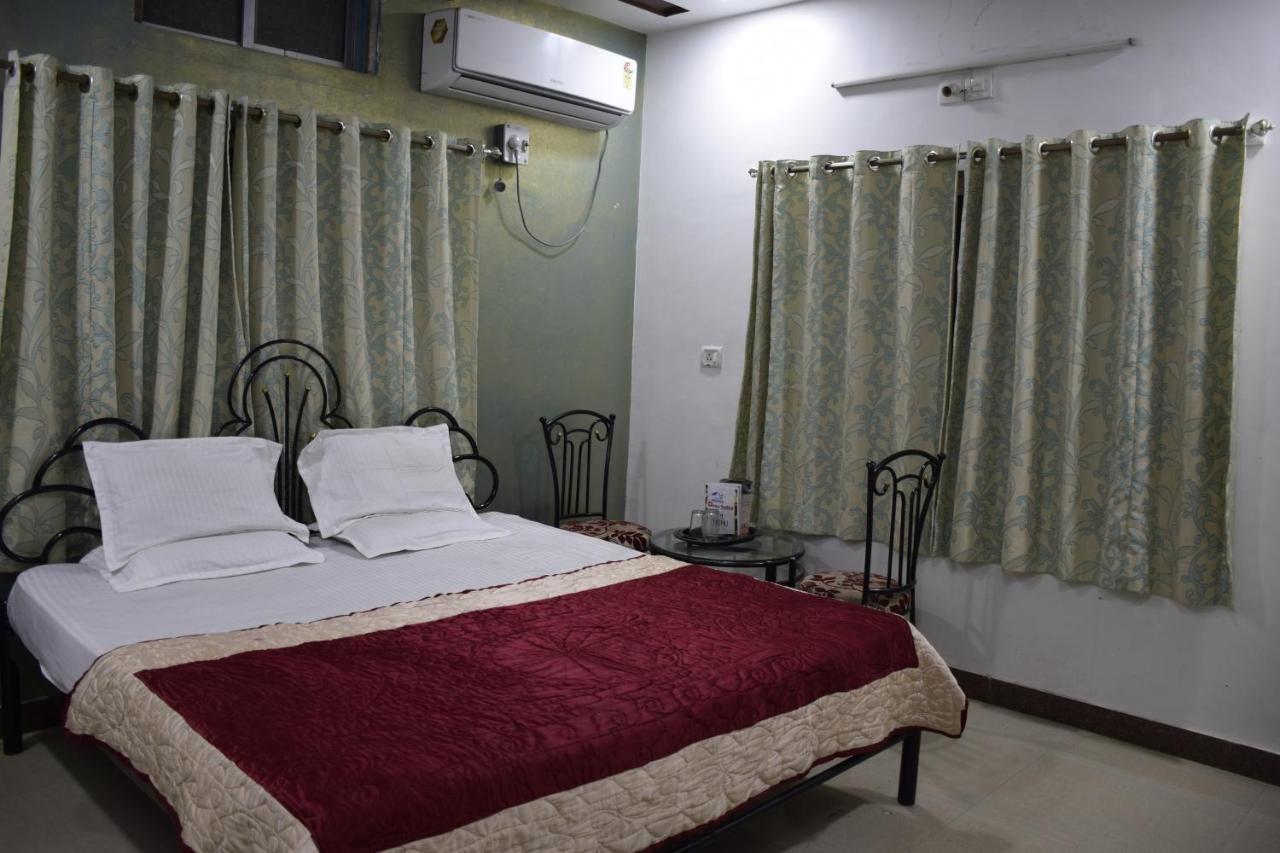 Hotel Deep Valley Mount Abu Esterno foto
