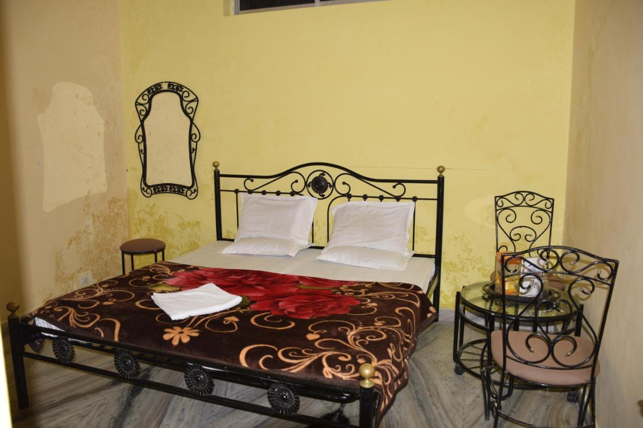 Hotel Deep Valley Mount Abu Esterno foto