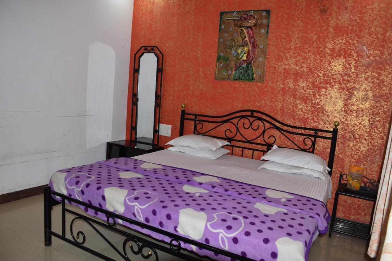 Hotel Deep Valley Mount Abu Esterno foto