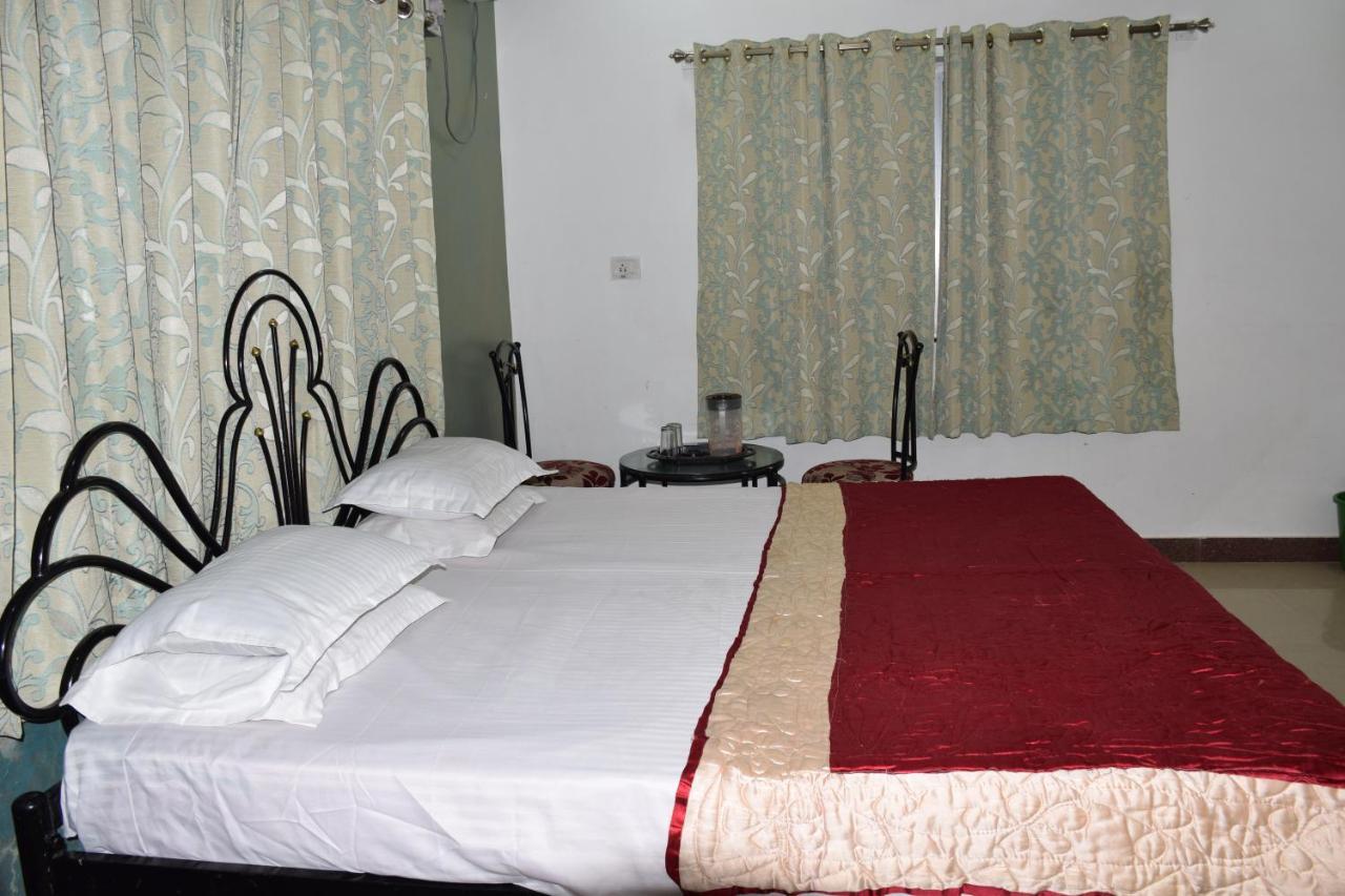 Hotel Deep Valley Mount Abu Esterno foto