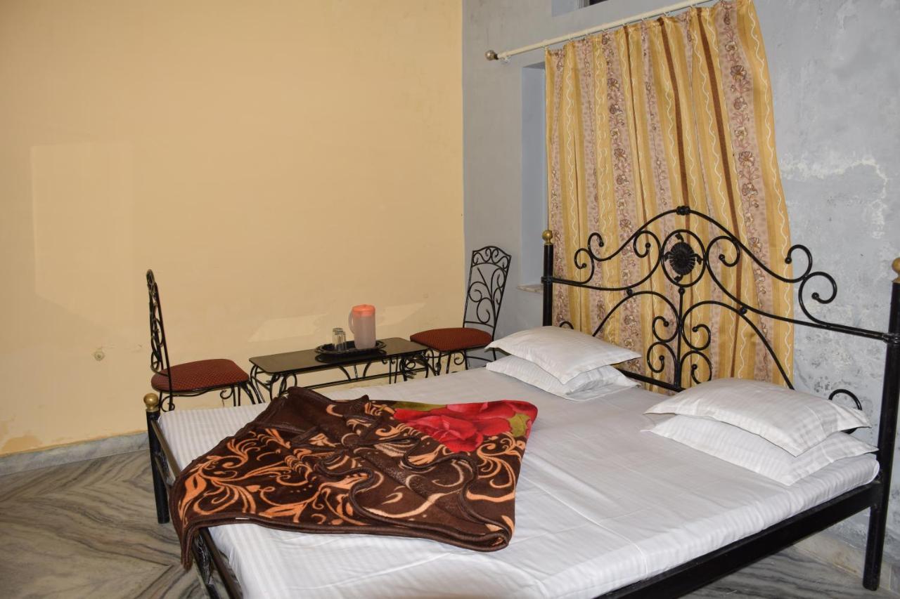 Hotel Deep Valley Mount Abu Esterno foto