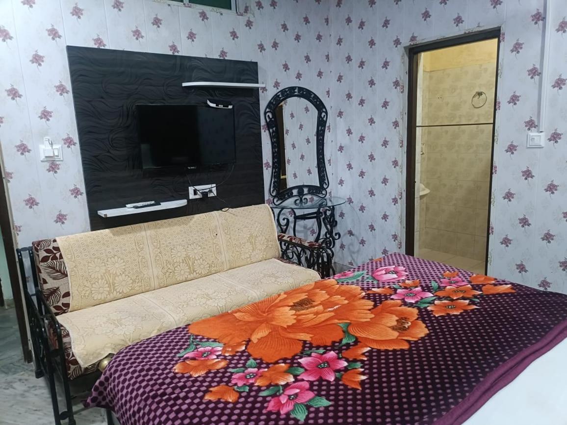 Hotel Deep Valley Mount Abu Esterno foto