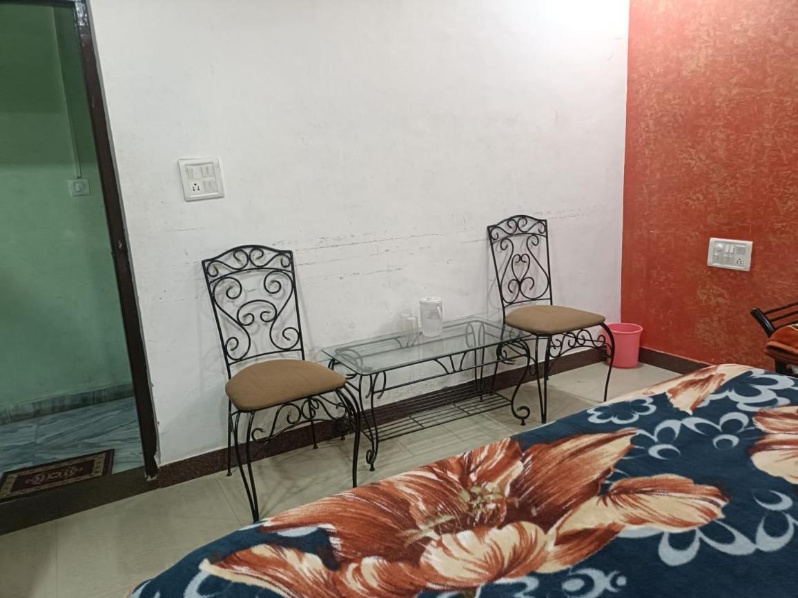 Hotel Deep Valley Mount Abu Esterno foto