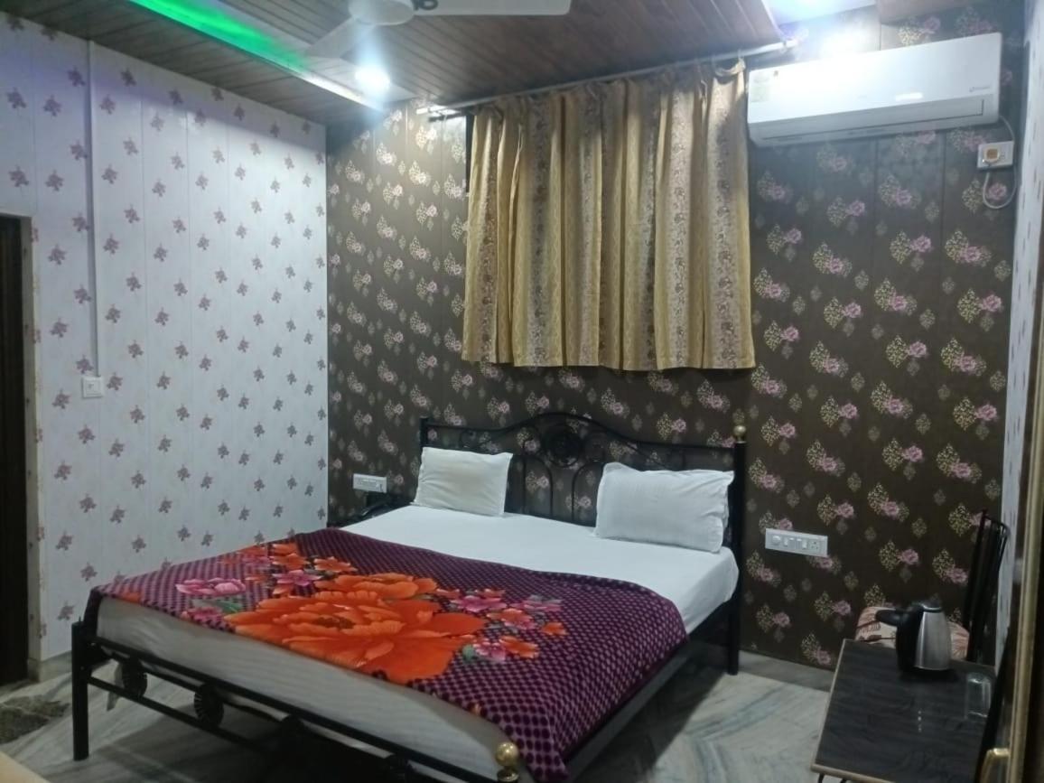 Hotel Deep Valley Mount Abu Esterno foto